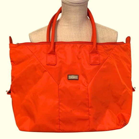 Hadaki Handbags - ✈️HADAKI PACKABLE TOTE/WEEKENDER✈️NWOT. NEVER USED!!